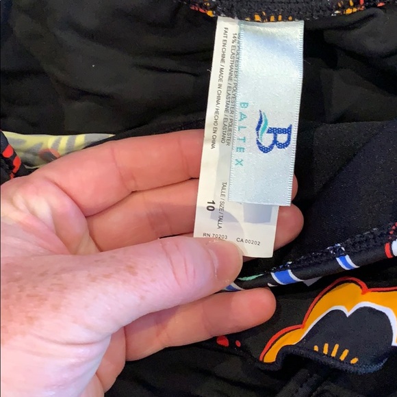 Bikini - Picture 2 of 3